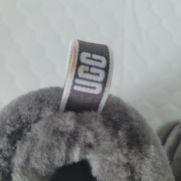 UGG Boots Girls T Pluffed Mini Quilted Gray Size 13 - Picture 5 of 15